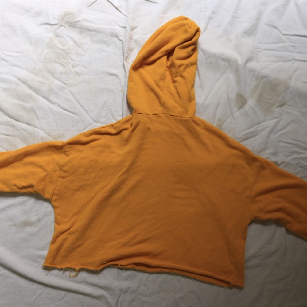 🦋 FOREVER 21 Cropped Yellow Cute Stylish Hoodie - Picture 4 of 11